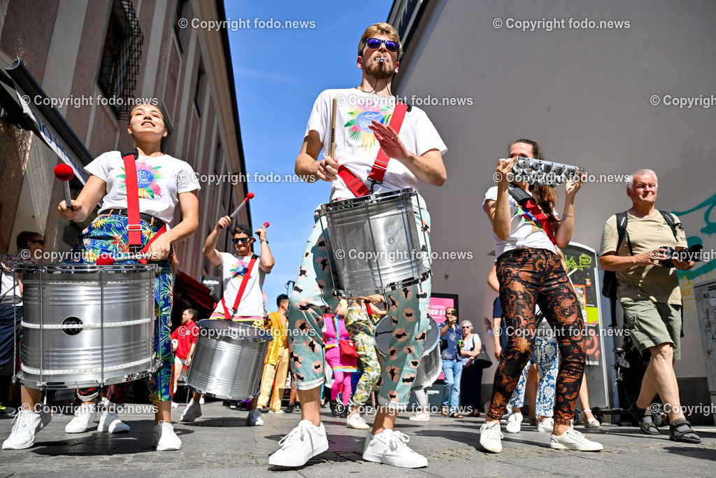 Pflasterspektakel_ 36. Linzer Pflasterspektakel 2024_ 18.07.2024-20 | 18.07.2023, Linz, AUT, 36. Linzer Pflasterspektakel 2024, im Bild diverse Kuenstler