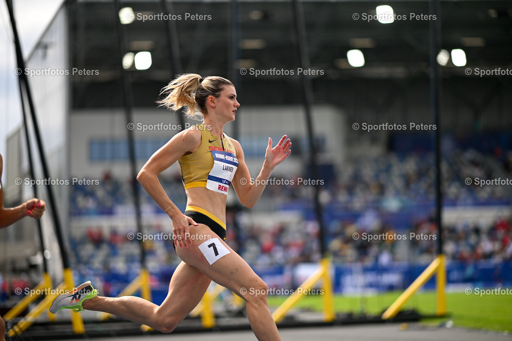 KP1_7145_1 | 21.07.2025, xkaix, Leichtathletik, FISU World University Games 2025 v.l. Jana Lakner (Deutschland) - Realisiert mit Pictrs.com