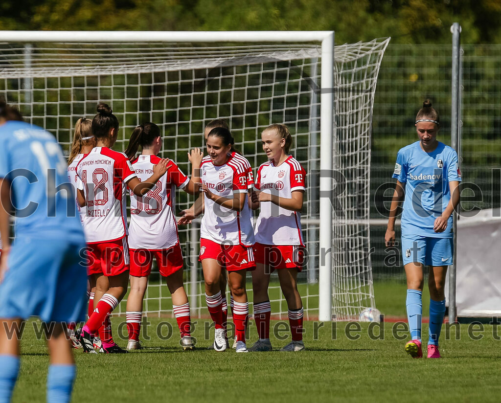 2023-09-09_044_FC_Bayern_Muenchen_gegen_SC_Freiburg | Aschheim, Deutschland, 09.09.2023:
Fußball, B-Juniorinnen-Bundesliga Süd 2023 / 2024, 1. Spieltag, FC Bayern München gegen SC Freiburg, Endergebnis: 4:0

Foto: Christian Riedel / fotografie-riedel.net