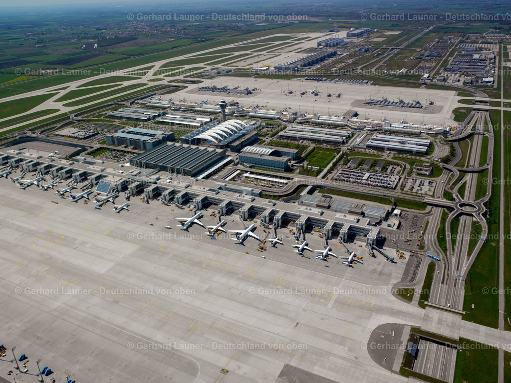 2699002 | Online-Shop für Luftbilder aus Deutschland. Seit über 45 Jahren baut Gerhard Launer das Luftbildarchiv mit unterschiedlichsten Themen stetig weiter aus.
