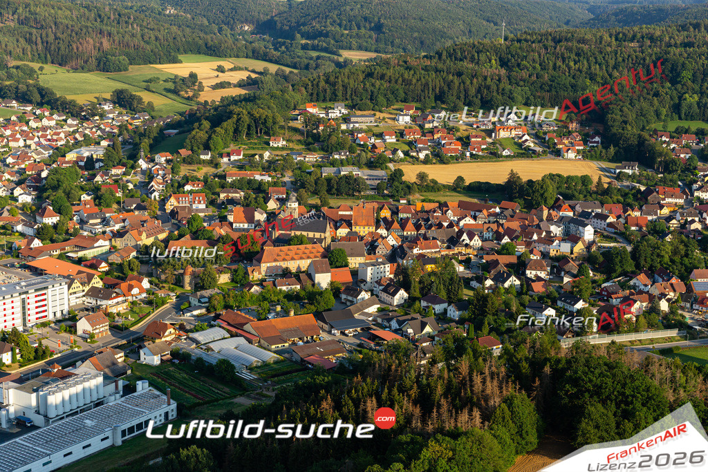 Das Luftbild der Stadt Weismain wurde 2020 vom Flugzeug heraus erstellt (keine Drohne) Aufnahmehöhe ca.400 Meter- hohe Auflösung und Qualität garantiert!