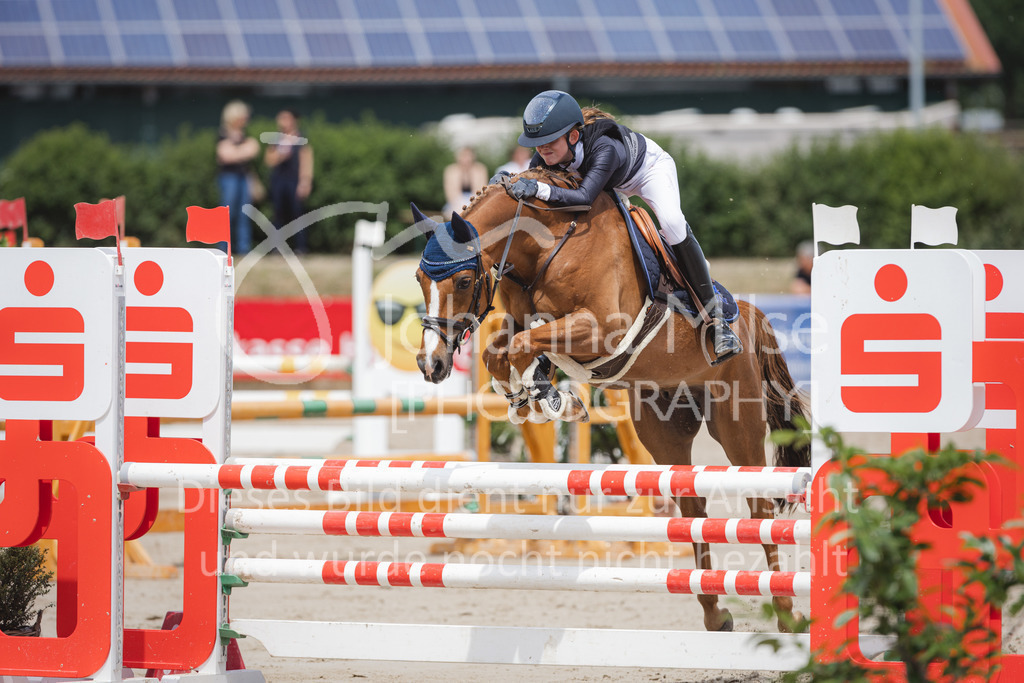 220612_LüPfSpTa_Stil-A1_CWD-508 | Lützower Pferdesporttage
Stilspringprüfung Kl.A** Qualifikation zum CWD Kids Cup 2022 JUN
12.06.2022