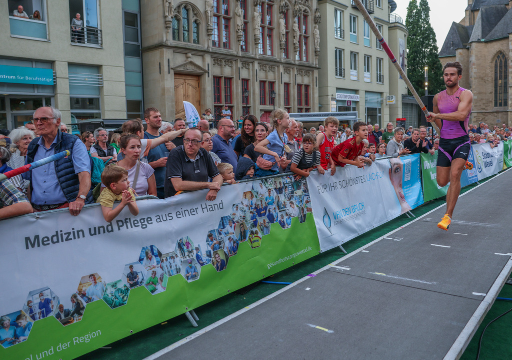 top-top.de-250828-283 | Foto, Video, Fotografie, Videografie, Fotobox, DJ, Discjockey, Musik, Musikbox, Veranstaltung, Photobooth, Amazon, Ebay, Buchtipp, Bestseller, Autor, Verlag, Buch, Wesel, Hamminkeln, NRW, Dinslaken, Rees, Drohne, Hochzeit, Party, Fotobox, Wesel, Fotograf