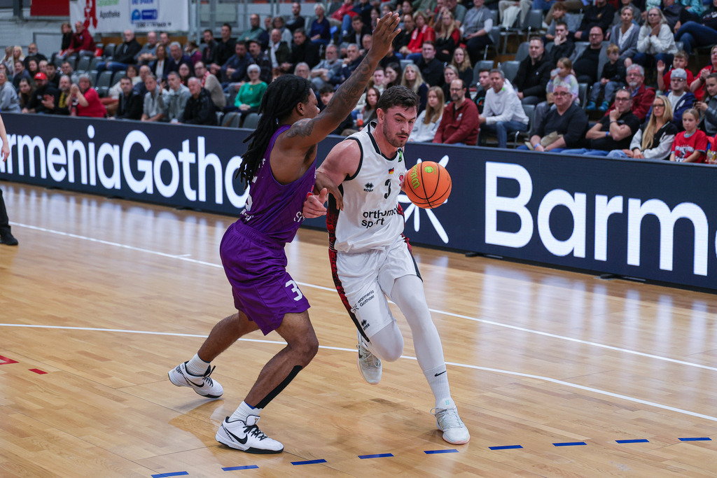Pro A BAYER GIANTS vs BG Göttingen-12 | Fotos von Basketballspielen aus dem Raum NRW fotografiert von Gero Mueller-Laschet und Daniel Schaefer - Realisiert mit Pictrs.com