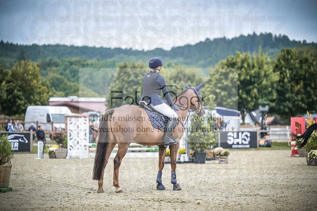 DOS_0392 | Entdecke hochwertige Reitturnierfotos von Foto Oger. Professionell, emotional und authentisch – jetzt Lieblingsmomente im Shop bestellen.Deutschlandweite Turnierfotografie. - Realisiert mit Pictrs.com