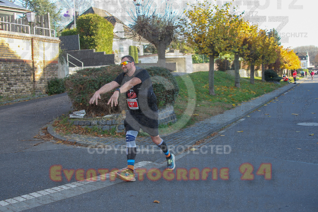 241201_1244_EV4_3249 | Sportfotografie im Rhein-Sieg Kreis, Köln, Bonn, NRW, Rheinland Pfalz, Hessen, etc. Unser Tätigkeitsfeld umfasst den Laufsport vom Volkslauf über den Marathon, Duathlon, Triathon bis zum Ultralauf wie Kölnpfad Ultra oder Schindertrail.