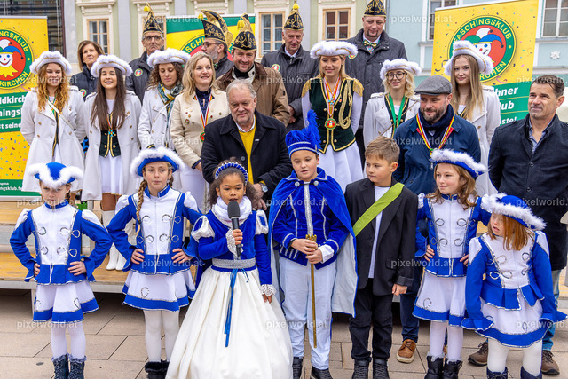 Faschingswecken am Hauptplatz | Bildershop von pixelworld.at - Realisiert mit Pictrs.com