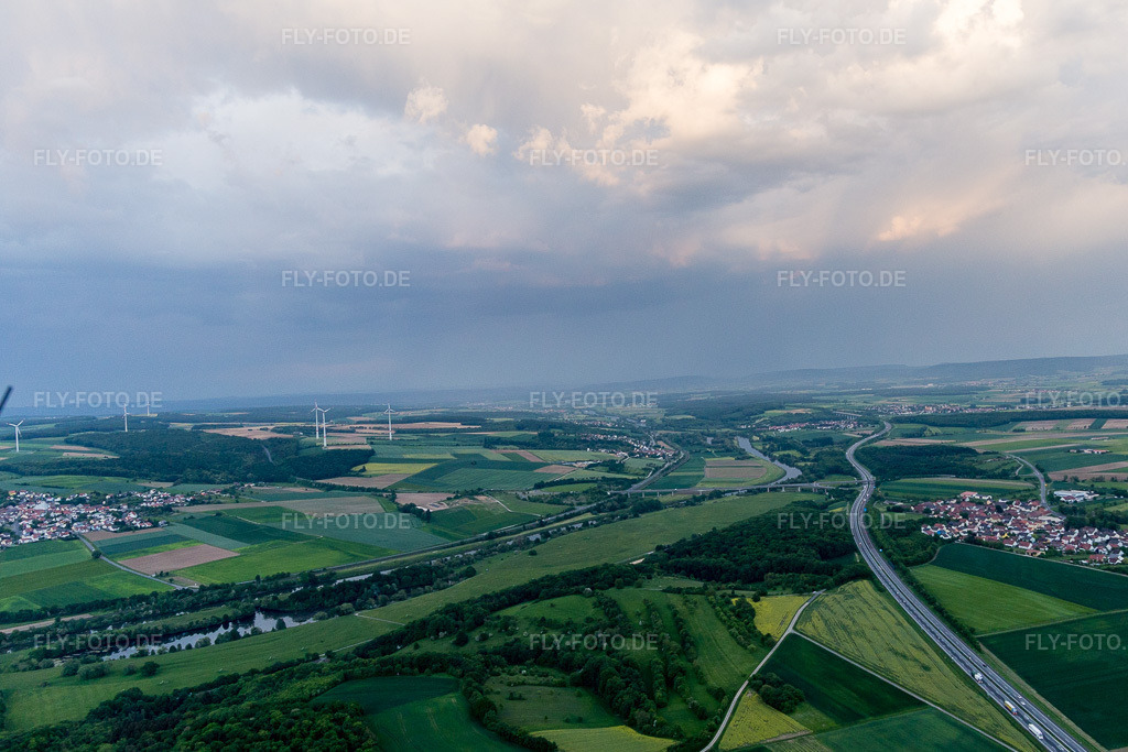 Luftbild: Weyer, A70 im Ortsteil Weyer in Gochsheim im Bundesland Bayern in Deutschland. Foto: IMG_107187.jpg vom 09.05.2018 durch Werner Riehm/FLY-FOTO.de