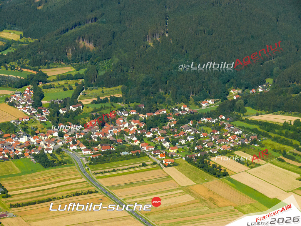 Die Luftaufnahme Zeyern - Marktrodach wurde vom UL-Flugzeug (keine Drohne) aus fotografiert.Hohe Druck- Auflösung-die Geschenkidee!