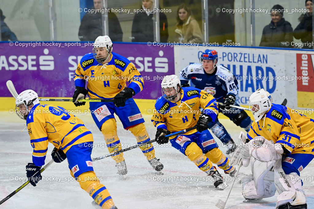 ESC Steindorf vs. EHC Althofen | #94 Zemasch Marcel EHC Althofen, #58 Goritschnig Martin EHC Althofen, #47 Rainer Michael EHC Althofen, #31 Horn Fabian EHC Althofen, #46 Maurer Julian ESC Steindorf, ESC Steindorf vs. EHC Althofen, ESC Steindorf vs. EHC Alhofen am 03.03.2024 in Steindorf (Ossiachersee Halle), Austria, (Photo by Bernd Stefan)