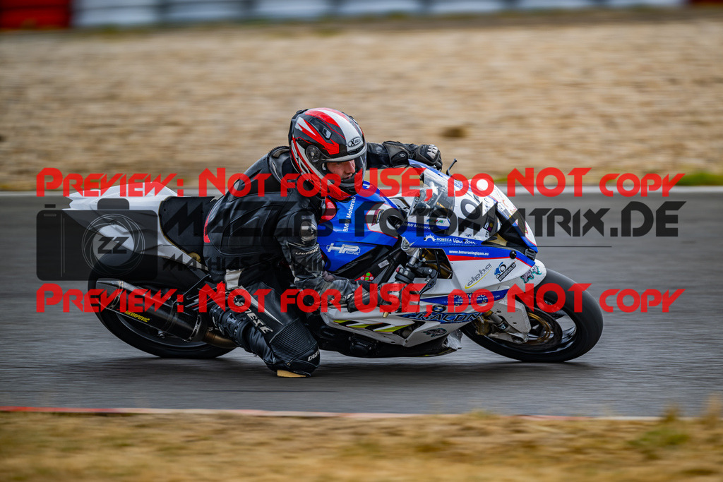 MaZZes_FotoMatrix_230719_1819 | WEISS