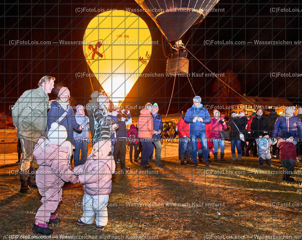 ALP0482_Nacht der Ballone_Lackenhof | (C)FotoLois.com, Alois Spandl, 'Nacht der Ballone' des Ballonclub ÖTSCHERLAND in Lackenhof/Weitental, gemeinsame Veranstaltung mit Tourismusverband ÖTSCHER, Mi 28. Dezember 2022.