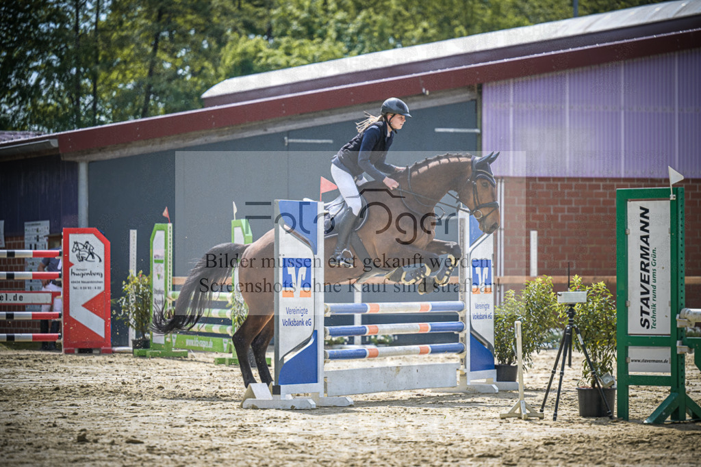 DOS_0113 | Entdecke hochwertige Reitturnierfotos von Foto Oger. Professionell, emotional und authentisch – jetzt Lieblingsmomente im Shop bestellen.Deutschlandweite Turnierfotografie. - Realisiert mit Pictrs.com