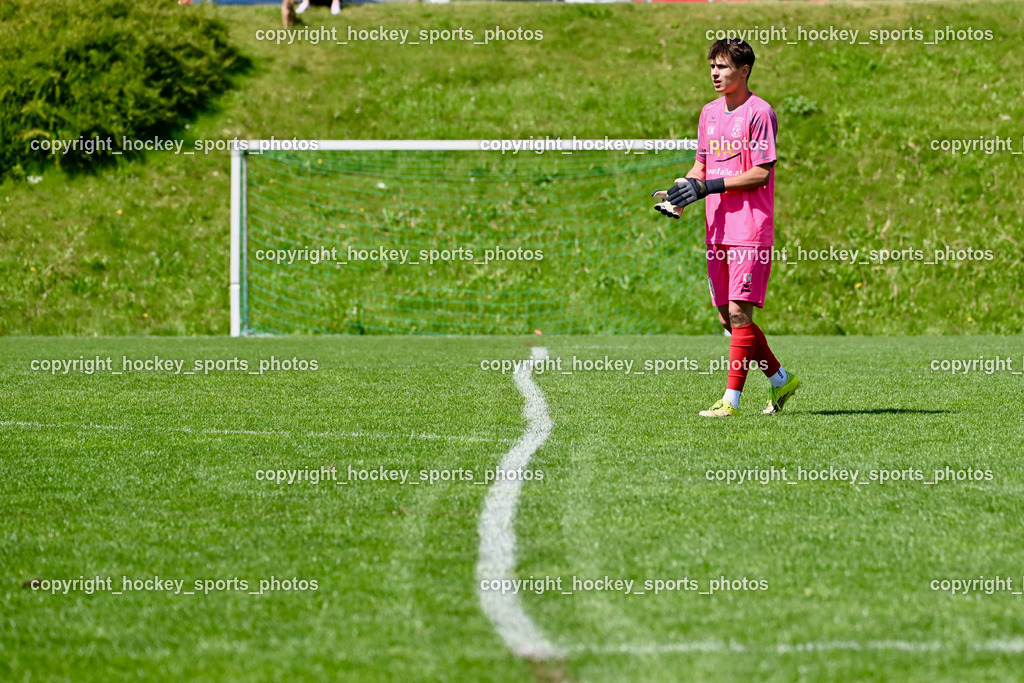 SC Landskron vs. SV Falle Maria Gail | #69 Oliver Cosic SV Maria Gail, Schlangenlinie Markierung, SC Landskron vs. SV Falle Maria Gail, SC Landskron vs. SV Falle Maria Gail am 17.05.2026 in Villach (Sportanlage Landskron), Austria, (Photo by Bernd Stefan)