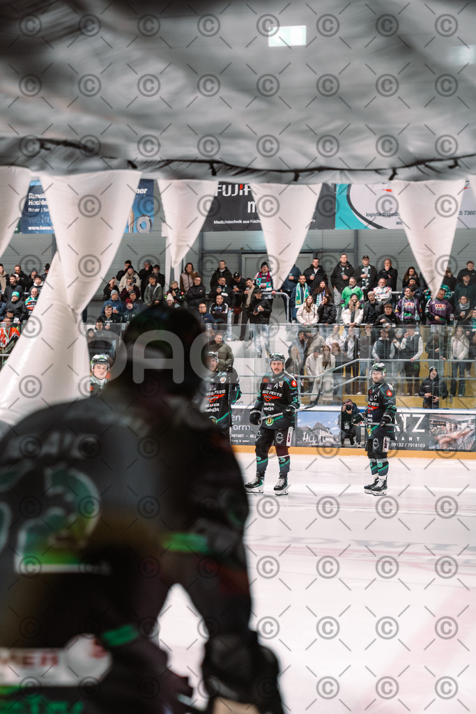 Alligators_vs_Stuttgart_16_11_2025-41 | Höchstadt Alligators Fotogalerie: Eishockey-Action aus Franken. Professionelle Spielfotos, Portraits & Stadionbilder zum Download. Jetzt entdecken! - Realisiert mit Pictrs.com