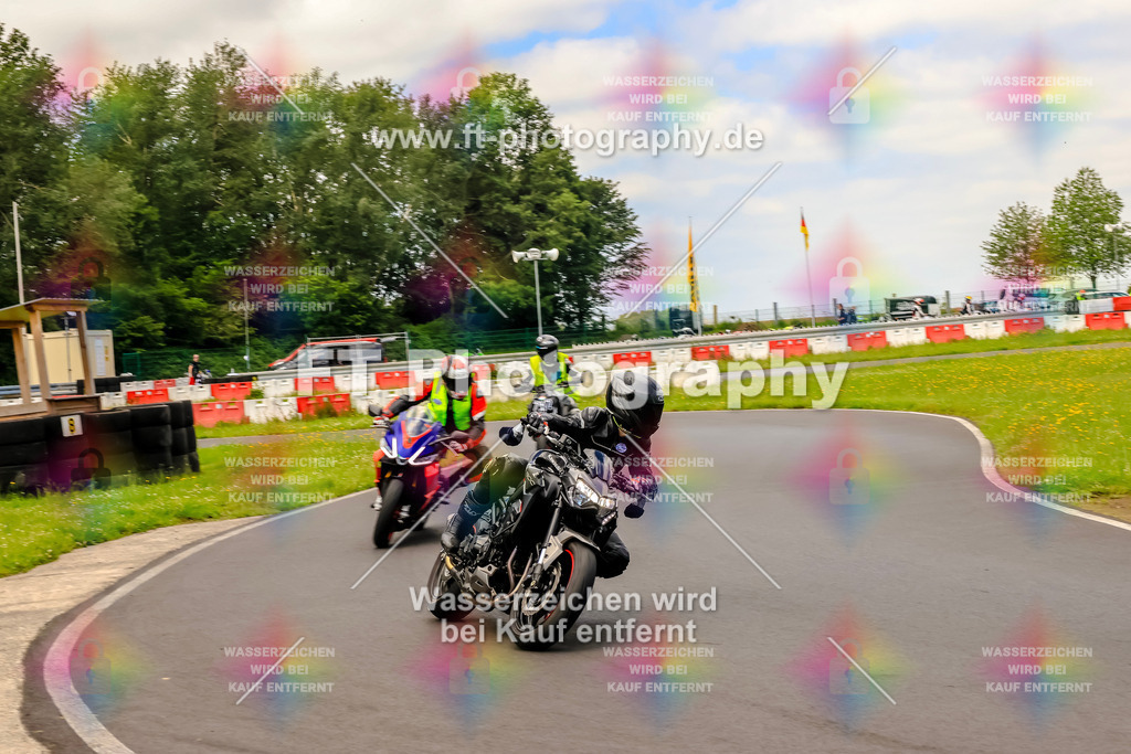 VBK-8226 | Hier findet Ihr Bilder von Touristenfahrten auf der Nürburgring Nordschleife oder von anderen Veranstaltungen die ich besucht habe. Viel Spass beim Durch Schauen 