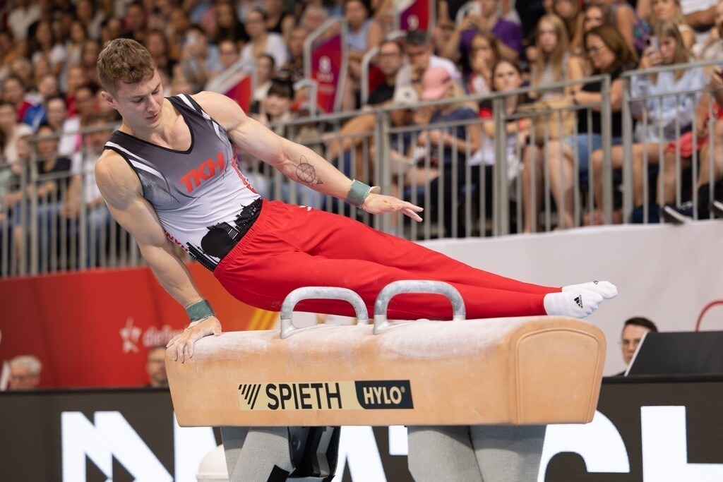 DM Finals 2026; Gerätfinals Männer Pauschenpferd | DM Finals 2026; Gerätfinals Männer Pauschenpferd***Glenn Trebing bei seiner Übung - Realisiert mit Pictrs.com