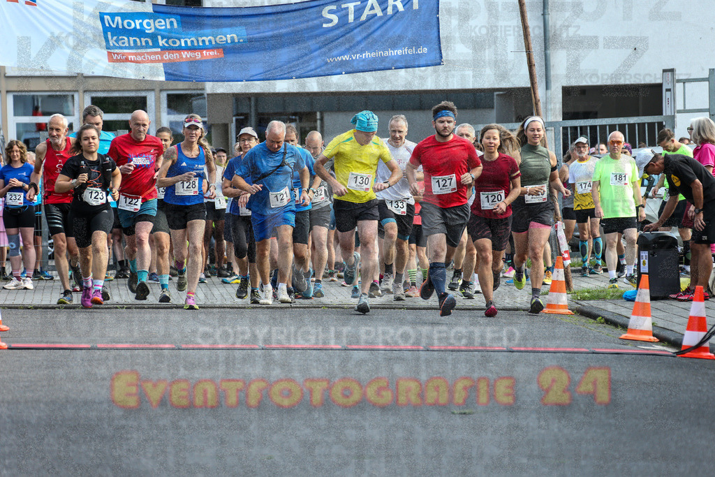 250801_1805_EX1_6345 | Sportfotografie im Rhein-Sieg Kreis, Köln, Bonn, NRW, Rheinland Pfalz, Hessen, etc. Unser Tätigkeitsfeld umfasst den Laufsport vom Volkslauf über den Marathon, Duathlon, Triathon bis zum Ultralauf wie Kölnpfad Ultra oder Schindertrail.