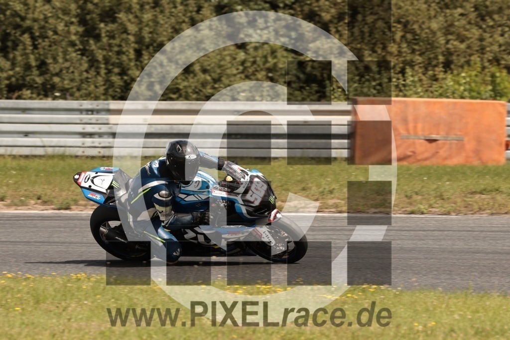 0509-20250811_11266 | Schöne Erinnerungen an spannende Momente - das festzuhalten ist unser Job. PIXELrace.de ist seit 2003 auf den Rennstrecken Europas unterwegs um die Action draußen beim Fahren und die wunderbare Stimmung imm Fahrerlager für euch einzufangen.