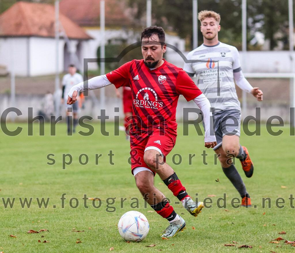 2023-10-15_064_SV_Eintracht_Berglern_gegen_FC_Tuerkguecue_Erding | Berglern, Deutschland, 15.10.2023:
Fußball, Kreisklasse 2023 / 2024, 10. Spieltag, SV Eintracht Berglern gegen FC Türkgücü Erding, Endergebnis: 1:0

Eren Yildiz (FC Türk Gücü Erding, #5)

Foto: Christian Riedel / fotografie-riedel.net
