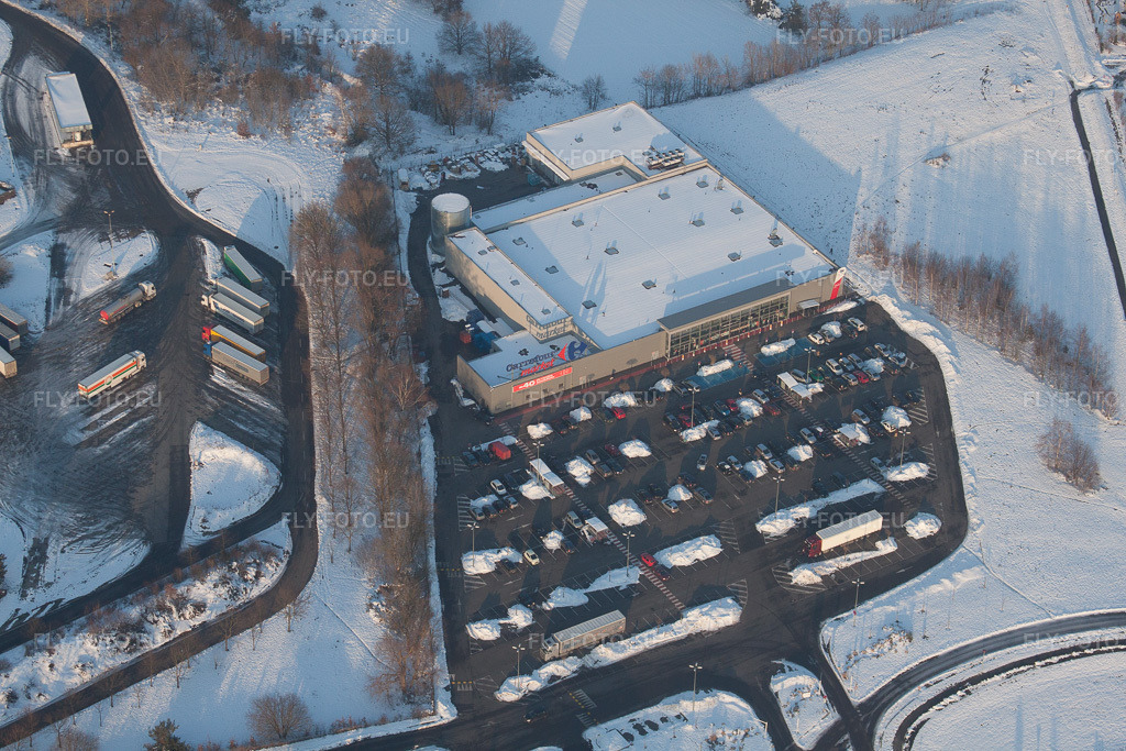 Vue aérienne: Carrefour à Lauterbourg dans le département Bas Rhin, France. Photo: IMG_36692.jpg prise le 05/01/2011 par Werner Riehm/FLY-FOTO.euRésolution de l'original: 4752 x 3168 px