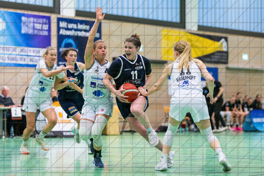 2. DBBL Nord 25/26 | Spieltag 16 | BBC Osnabrück vs. New Baskets Oberhausen | 18.01.26: 2. DBBL Nord 25/26 | Spieltag 15 | BBC Osnabrück vs. New Baskets Oberhausen / Osnabrück / Deutschland  //   CREDIT:www.bullenfotos.de, Martin König, Hörner Weg 40, D-49078 Osnabrück, +4917663732967 // Nutzung und Weitergabe nur zu den vereinbarten Zwecken. Presseanfragen an Ersteller. Alle Rechte beim Ersteller. Honorierung nach MFM. - Realisiert mit Pictrs.com