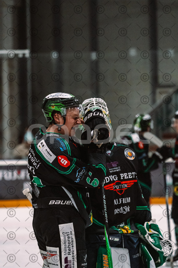 Alligators_vs_Erding_12_12_2025-202 | Höchstadt Alligators Fotogalerie: Eishockey-Action aus Franken. Professionelle Spielfotos, Portraits & Stadionbilder zum Download. Jetzt entdecken! - Realisiert mit Pictrs.com