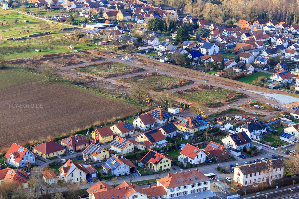 Luftbild: Erschließung Neubaugebiet, Bahnhofstraße und Am Bahnhof in Winden im Bundesland Rheinland-Pfalz in Deutschland. Foto: IMG_145256.jpg vom 12.01.2025 durch Werner Riehm/FLY-FOTO.de