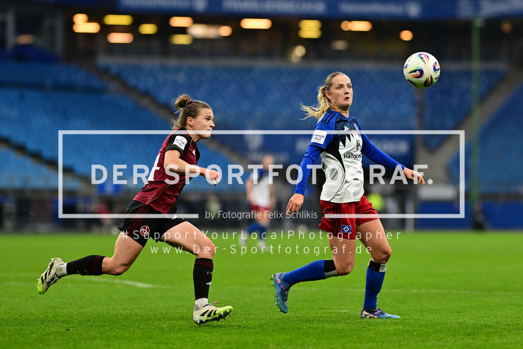 Fußball I Frauen I Saison 2025-2026 I Bundesliga I 10. Spieltag I Hamburger SV - 1. FC Nürnberg I 44634 | Nastassja Lein (24, 1. FC Nürnberg) Nina Räcke (39, Hamburger SV) - Realisiert mit Pictrs.com
