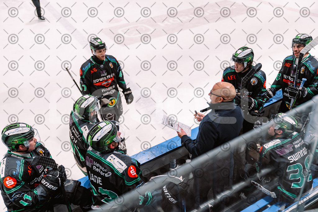 Alligators_vs_Fuessen_21.11.2025-084 | Höchstadt Alligators Fotogalerie: Eishockey-Action aus Franken. Professionelle Spielfotos, Portraits & Stadionbilder zum Download. Jetzt entdecken! - Realisiert mit Pictrs.com