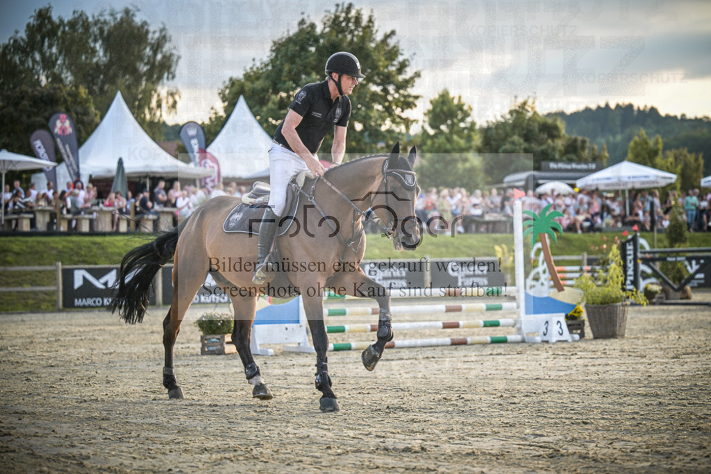 DOS_1116 | Entdecke hochwertige Reitturnierfotos von Foto Oger. Professionell, emotional und authentisch – jetzt Lieblingsmomente im Shop bestellen.Deutschlandweite Turnierfotografie. - Realisiert mit Pictrs.com