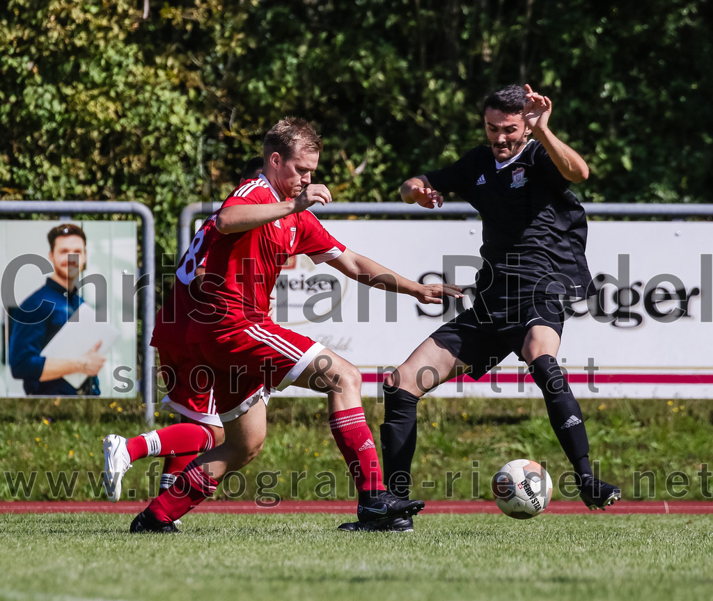 2023-09-02_044_SG_Markt_Schwaben_II_gegen_SV_Internationale_Taufkirchen_II | Markt Schwaben, Deutschland, 02.09.2023:
Fußball, C-Klasse 2023 / 2024, 3. Spieltag, (SG) Markt Schwaben II gegen SV Internationale Taufkirchen II, Endergebnis: 6:2

Sebastian Hilger (SG Markt Schwaben, #2), Ersin Mutlu (SV Internationale Taufkirchen, #2)

Foto: Christian Riedel / fotografie-riedel.net
