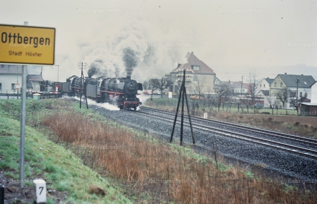 Bild0020 | Stöbern Sie durch einzigartige Aufnahmen und finden die perfekte Aufnahme für jeden Eisenbahnentheusiast! Stellen Sie sich aus einer Reihe von Möglichkeiten wie der Druck auf Leinwände, Fotoposter, Kalender oder Magnetfotos Ihr Geschenk zusammen - Realisiert mit Pictrs.com