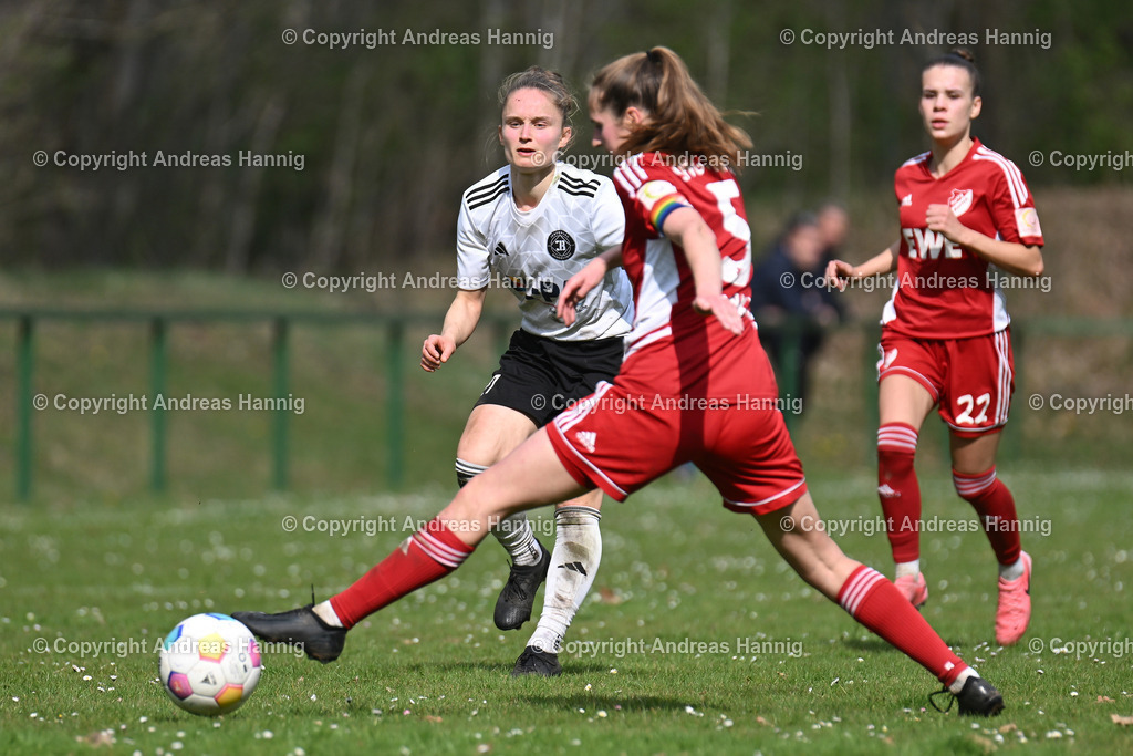 Fußball I Frauen I Saison 2024-25 I Oberliga I FC Jesteburg-Bendestorf - SpVg Aurich Frauen I 13.4.2025 | a-hannig - Realisiert mit Pictrs.com