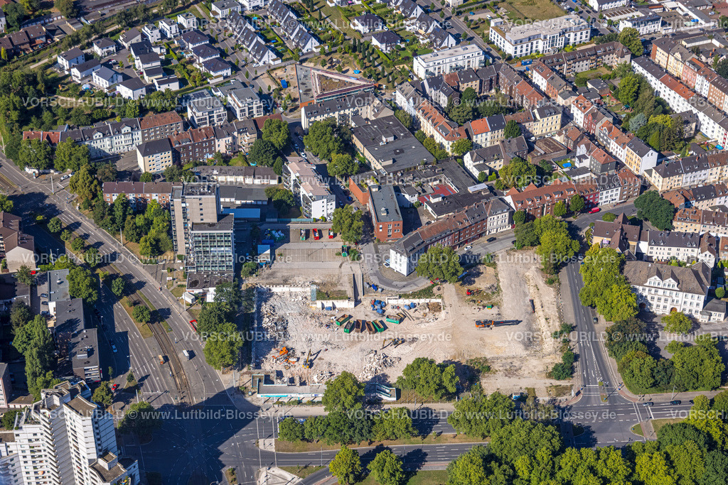 Gelsenkirchen220801394 | Luftbild, Neues Pumpwerk-Gebäude der Emschergenossenschaft nahe der Sutumer Brücken auf der Schleuseninsel zwischen Rhein-Herne-Kanal und Fluss Emscher, Schalke-Nord in Gelsenkirchen, Ruhrgebiet, Nordrhein-Westfalen, Deutschland