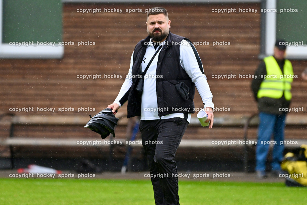 FC Faakersee vs. FC-WR Nussdorf Debant | Headcoach FCWR Nussdorf Debant Sven Lovric,  FC Faakersee vs. FC-WR Nussdorf Debant, FC Faakersee vs. FC-WR Nussdorf Debant am 28.09.2024 in Finkenstein (Sportplatz Faakersee), Austria, (Photo by Bernd Stefan)
