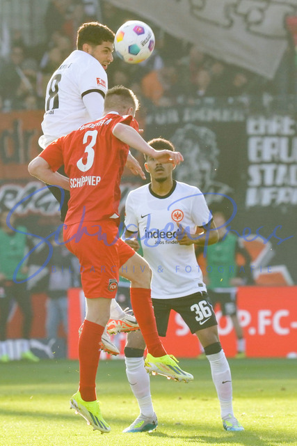 240224Ho799 | Fares Chaibi (Eintracht Frankfurt), Jan Schoeppner (FC Heidenheim), Ansgar Knauff (Eintracht Frankfurt) - FC Heidenheim - Eintracht Frankfurt
Fussball Bundesliga, Saison 2023_24, 24. Spieltag, FC Heidenheim-Eintracht Frankfurt 
Deutschland, Heidenheim, Voith Arena, 02.03.2024

(DFL DFB REGULATIONS PROHIBIT ANY USE OF PHOTOGRAPHS as IAMGE SEQUENCES and or QUASI-VIDEO).

