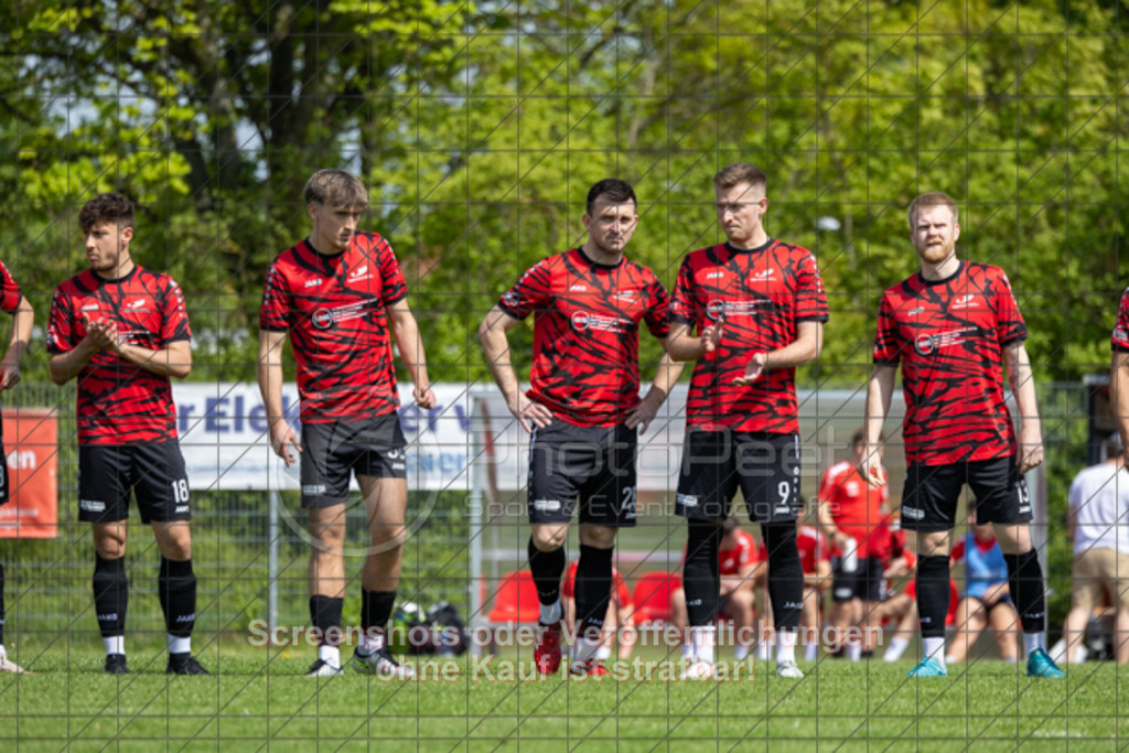 20250427_145909_0015 | #,TSV Bad Boll (rot) vs. SV Waldhausen (gelb), Fussball, Landesliga 2 - wfv, 24. Spieltag, Saison 2024/2025, Rasenplatz, Erlengarten 37, 73087 Bad Boll, 27.04.2025 - 15:00 Uhr,Foto: PhotoPeet-Sportfotografie/Peter Harich