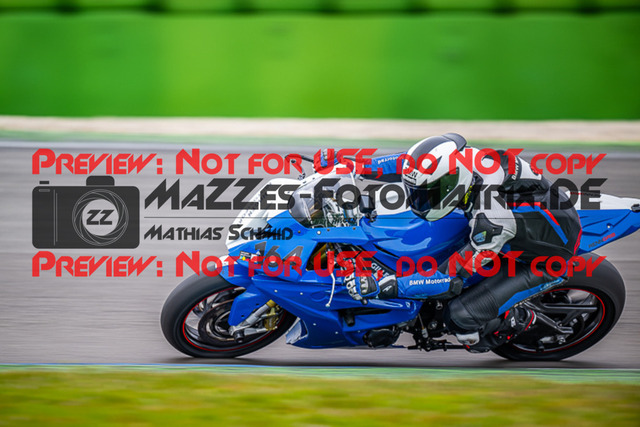 MaZZes_FotoMatrix_230410_2858 | WEISS