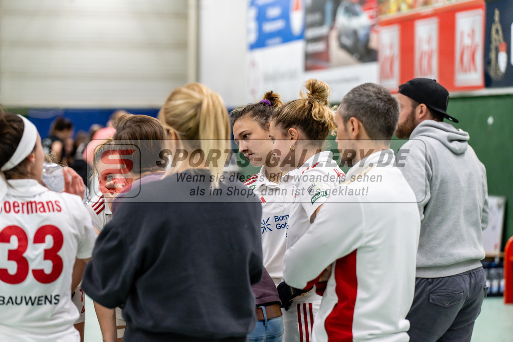 SFE_20250112_0086 | Köln, Deutschland, 12.01.2025:  ßHockey 1. Bundesliga Damen Rot-Weiss Köln - Schwarz-Weiß Köln im KTHC Stadion Rot-Weiss Köln Tennis and Hockey Club am 12.01.2025 in Köln, Deutschland. (Foto von Stephan Fehrmann)Köln, Germany, 12.01.2025: ßHockey 1. Bundesliga Damen Rot-Weiss Köln - Schwarz-Weiß Köln in KTHC Stadion Rot-Weiss Köln Tennis and Hockey Club at 12.01.2025 in Köln, Deutschland. (Foto from Stephan Fehrmann)