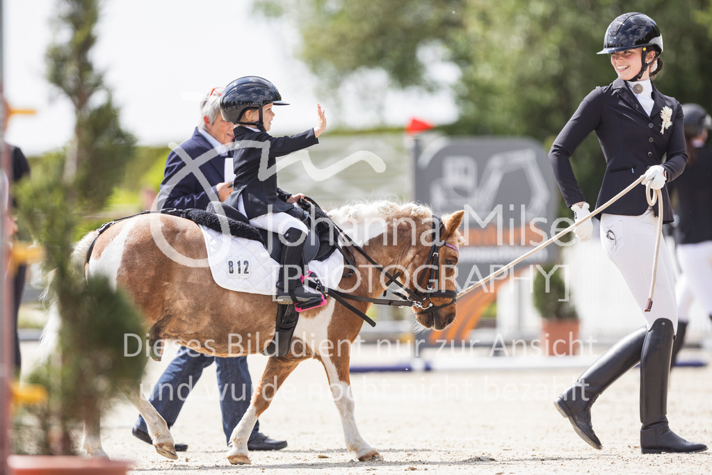 260509_PfSpTa_16_Führzügel-WB-609 | Deine schönsten Turniermomente als professionelle Fotos! Entdecke hochwertige Pferdesport-Fotografie im Online-Shop. Jetzt Fotos finden & bestellen!