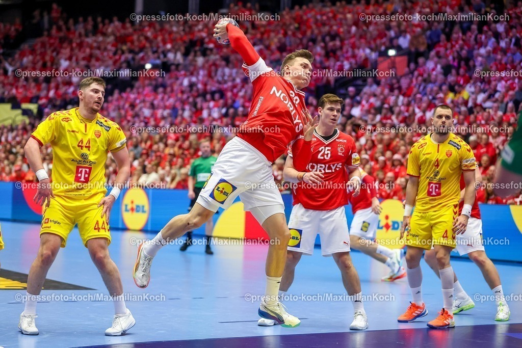 EHF16012602072 | 16.01.2026, Handball, Men's EHF EURO 2026, Dänemark - Nordmazedonien, Jyske Bank Boxen in Herning, Dänemark, Preliminary Round:  Lasse Bredekjaer Andersson (Denmark #28) 