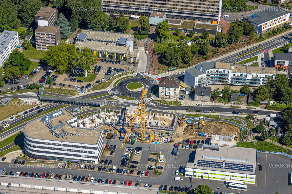 Witten230800495 | Luftbild, Neubaugebiet, neuer Kreisverkehr Pferdebachstraße am EVK Krankenhaus und Ärztezentrum Witten mit der Radwegbrücke Rheinischer Esel, Sonnenschein, Witten, Ruhrgebiet, Nordrhein-Westfalen, Deutschland