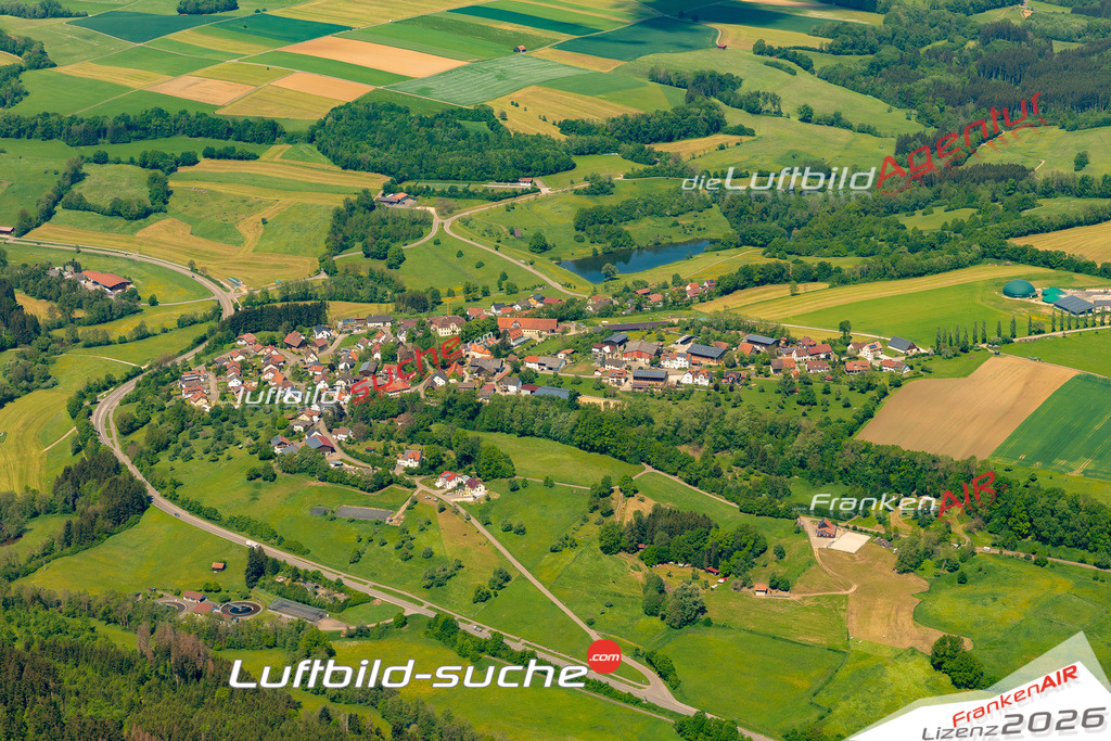 Das Luftbild zeigt : Horn Göggingen - Die Luftaufnahme wurde 2024 vom UL-Flugzeug aus erstellt ( keine Drohne ) - Hochauflösende Luftaufnahme - Für grossformatige Ausdrucke geeignet. Die Geschenkidee !Mit Lizenz und Bildrechte bestellbar