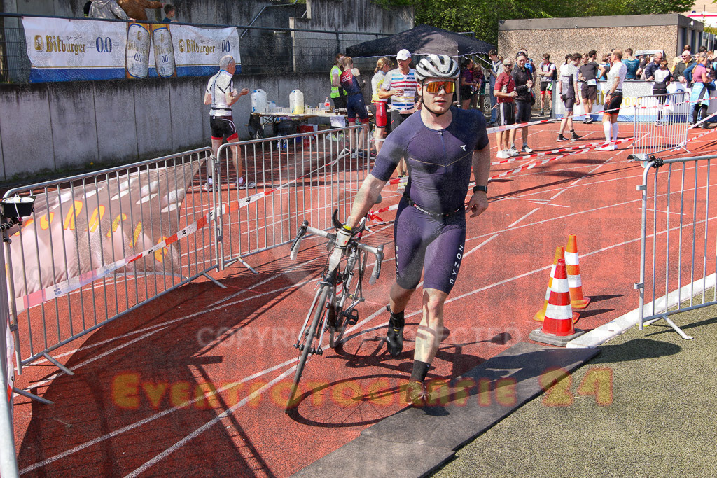 220424_1154_EV8_9140 | Sportfotografie im Rhein-Sieg Kreis, Köln, Bonn, NRW, Rheinland Pfalz, Hessen, etc. Unser Tätigkeitsfeld umfasst den Laufsport vom Volkslauf über den Marathon, Duathlon, Triathon bis zum Ultralauf wie Kölnpfad Ultra oder Schindertrail.