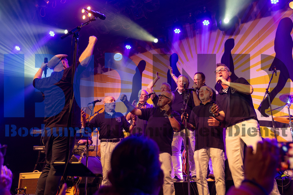 SES_GBAZEC20241227-85 | bond - Realisiert mit Pictrs.com