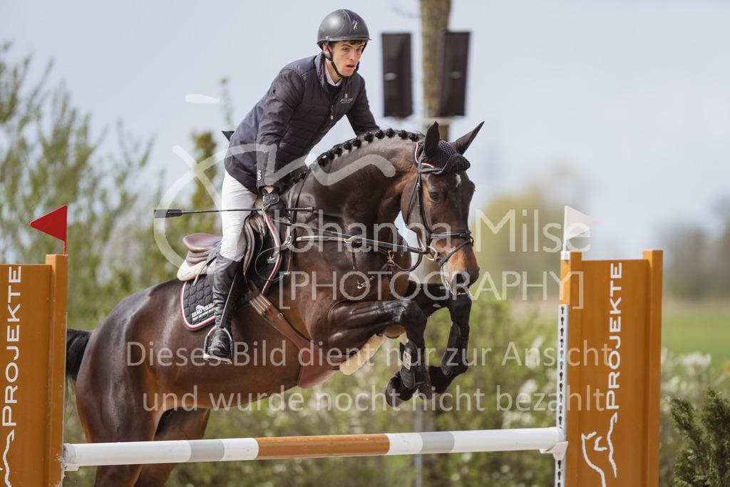 230425_Lemwerder_SprPf-A2St-317 | Deine schönsten Turniermomente als professionelle Fotos! Entdecke hochwertige Pferdesport-Fotografie im Online-Shop. Jetzt Fotos finden & bestellen!