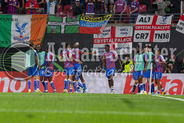 27.05.2026, EUR, Fussball, Herren, Conference League Finale, Saison 2025/2026, Crytsal Palace F.C. - Rayo Vallecano de Madrid | Jean-Philippe Mateta (Crystal Palace, 14) Torjubel, jubelt mit seiner Mannschaft nach dem Treffer zum 1:0