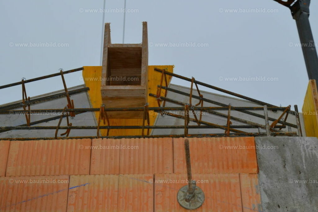 bib-lg04-sonstige-betonarbeiten-0709 | Nach LV-Leistungsgruppen sortierte Detailfotos über den Bau eines Hauses. Alle Hausbau-Bilder direkt vom Urheber und Autor der Website Haus-Selber-Bauen.com