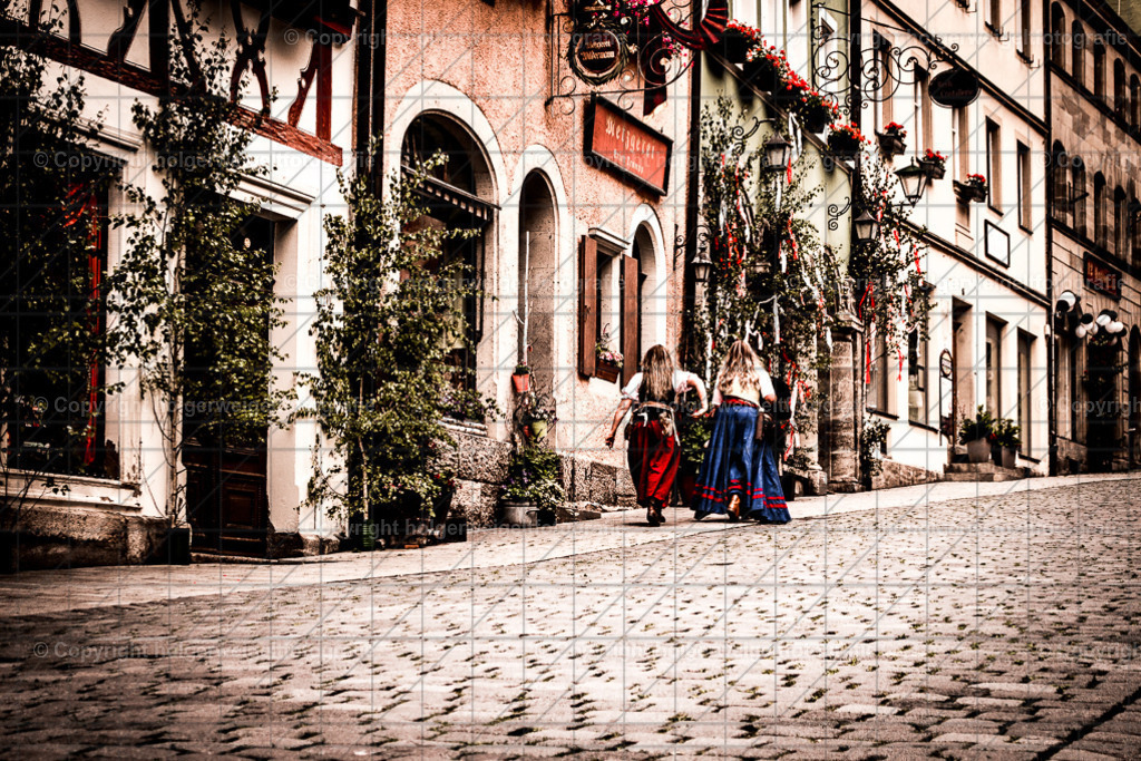 Schmiedgasse | Kaufen sie online außergewöhnliche Fotografien auf Leinwand Acrylglas Fotoprint Aludibond von holgerweigeltfotografie - Realisiert mit Pictrs.com